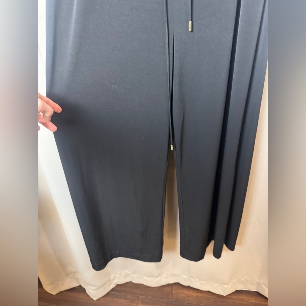 Women’s black Tahari Wide Leg Romper - Picture 2 of 8